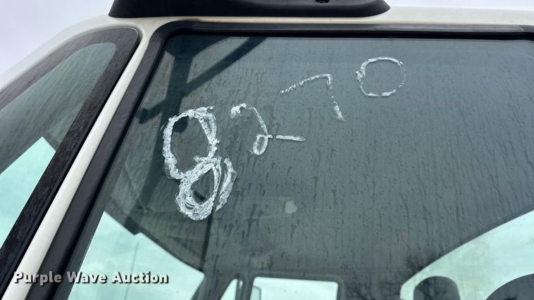 image for item DW6734 2009 International 4400 truck cab and chassis