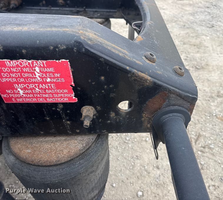 image for item DW6735 2013 Volvo VNL semi truck