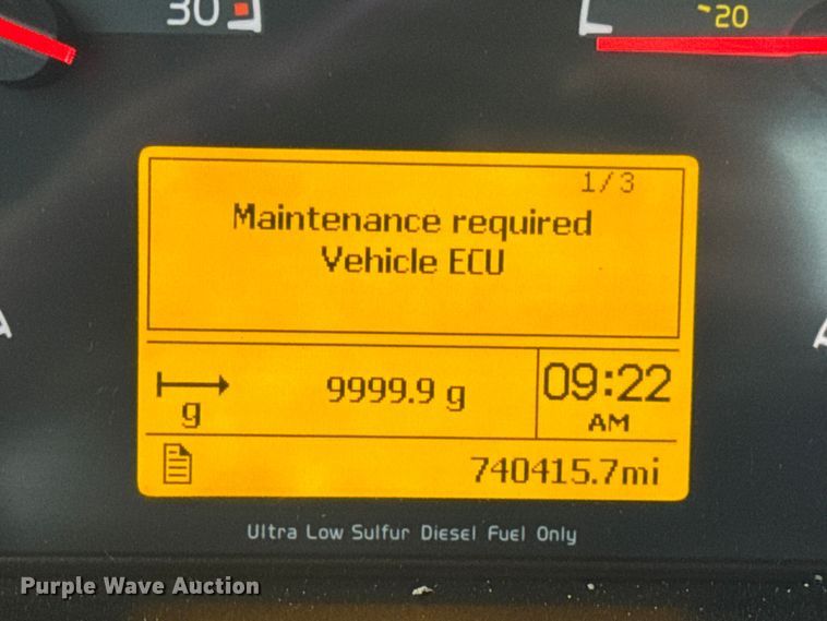 image for item DW6735 2013 Volvo VNL semi truck