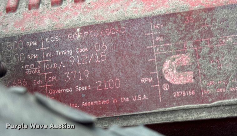 image for item DW6735 2013 Volvo VNL semi truck