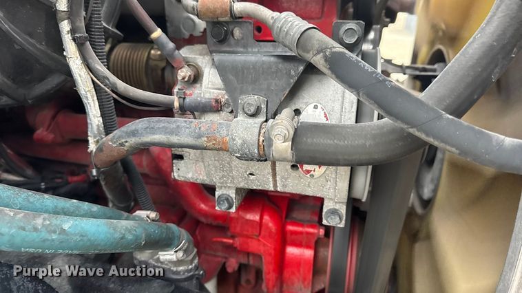 image for item DW6735 2013 Volvo VNL semi truck