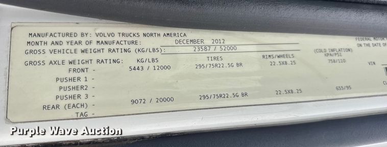 image for item DW6735 2013 Volvo VNL semi truck