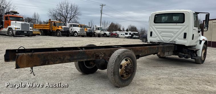 image for item DW6736 2007 International 4300 truck cab and chassis