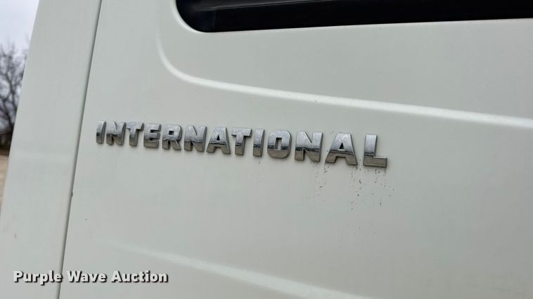 image for item DW6736 2007 International 4300 truck cab and chassis