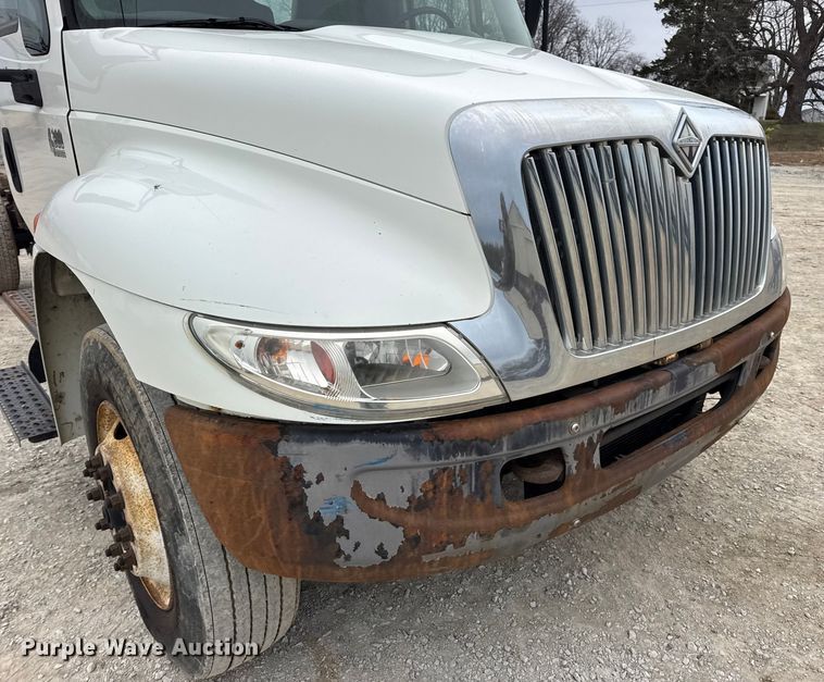 image for item DW6736 2007 International 4300 truck cab and chassis