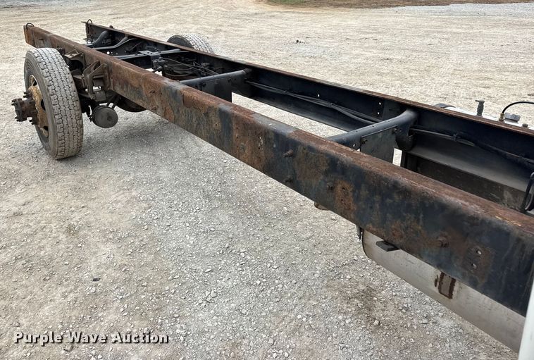 image for item DW6736 2007 International 4300 truck cab and chassis