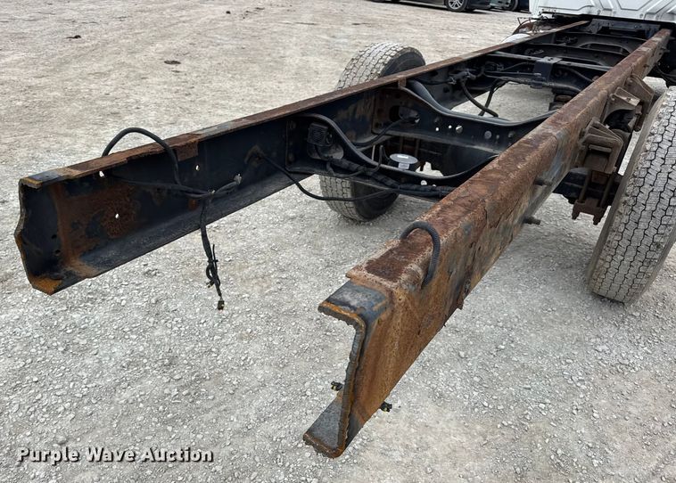 image for item DW6736 2007 International 4300 truck cab and chassis