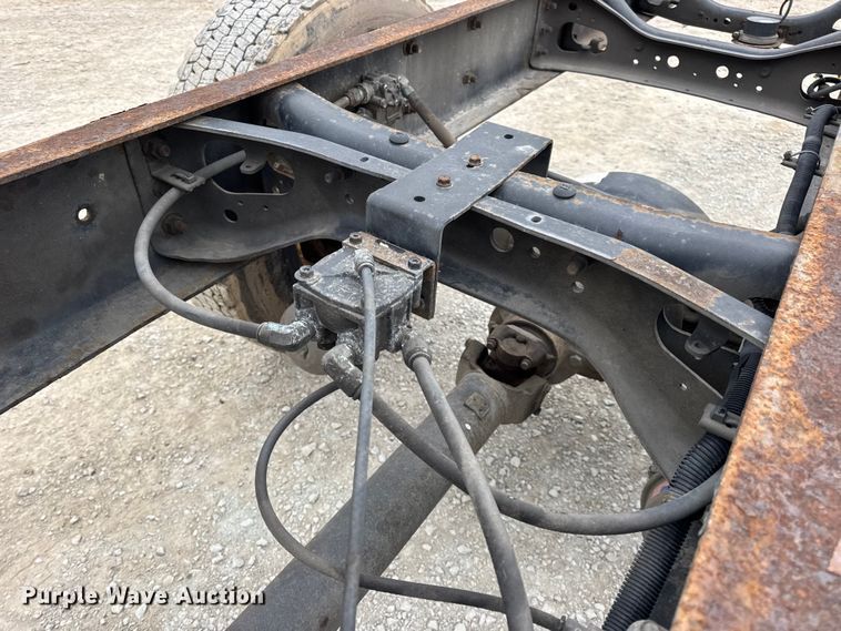 image for item DW6736 2007 International 4300 truck cab and chassis