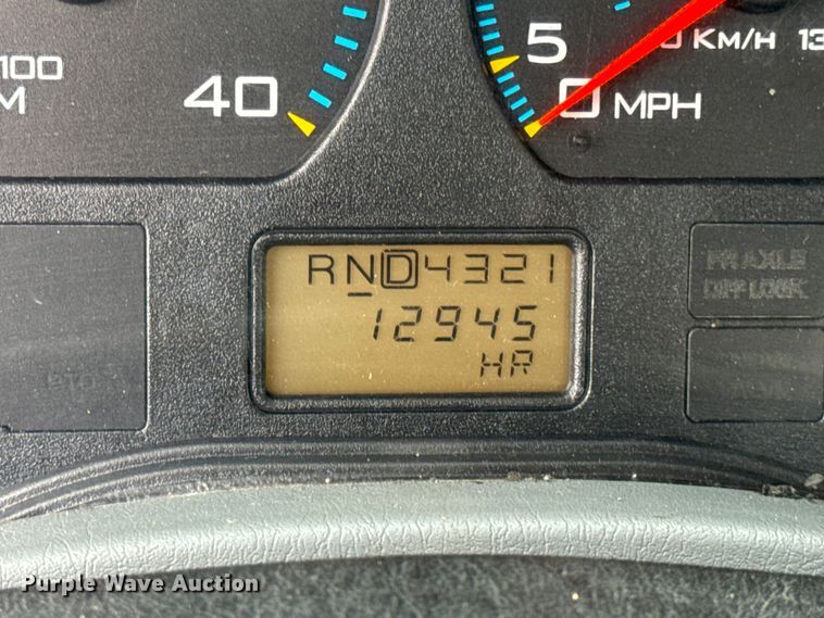 image for item DW6736 2007 International 4300 truck cab and chassis