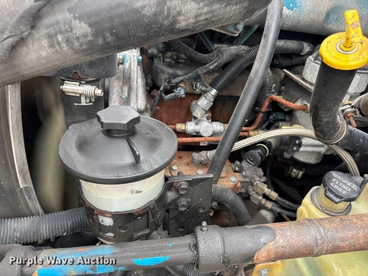 image for item DW6736 2007 International 4300 truck cab and chassis