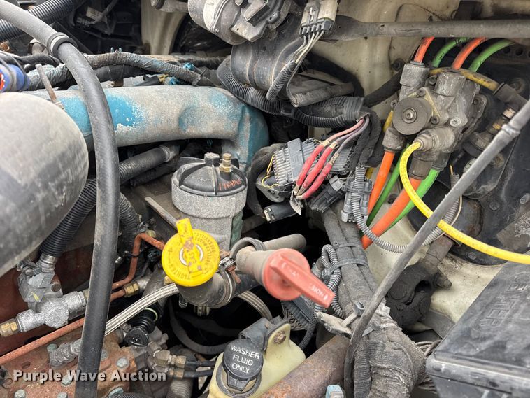 image for item DW6736 2007 International 4300 truck cab and chassis