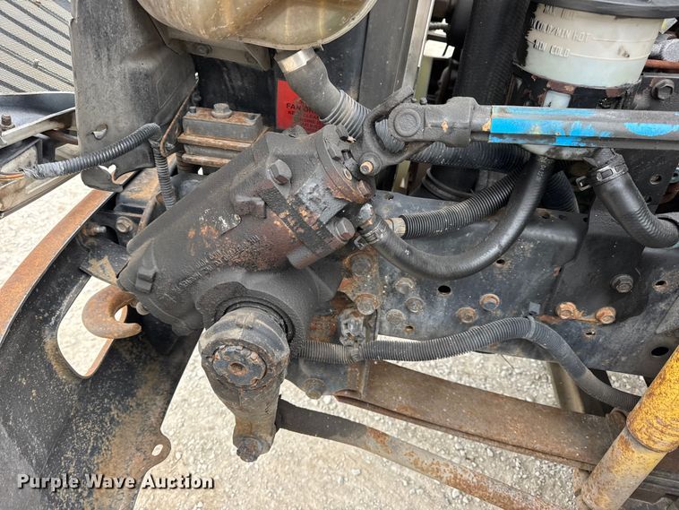 image for item DW6736 2007 International 4300 truck cab and chassis