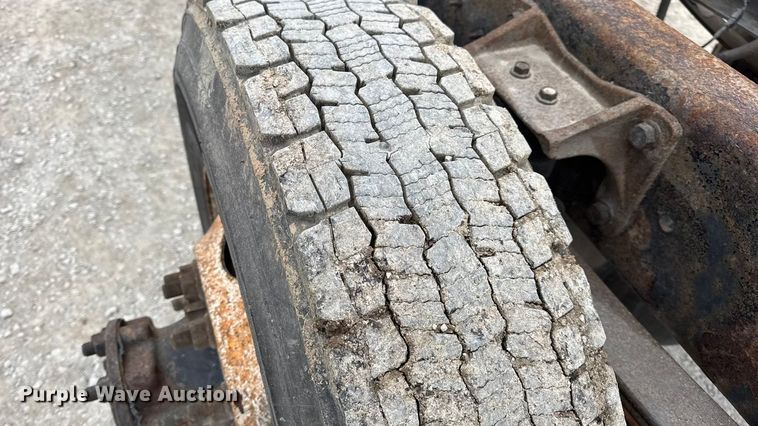 image for item DW6736 2007 International 4300 truck cab and chassis