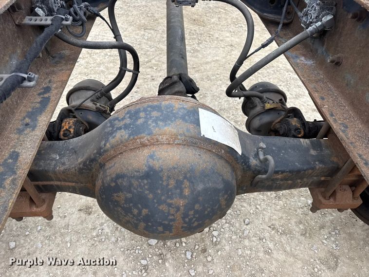 image for item DW6737 2006 International 4300 truck cab and chassis