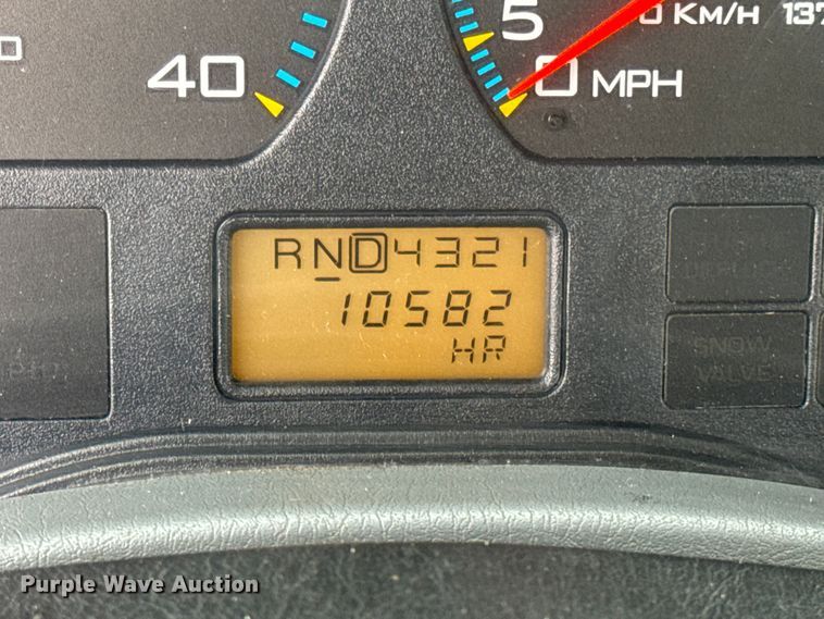 image for item DW6737 2006 International 4300 truck cab and chassis