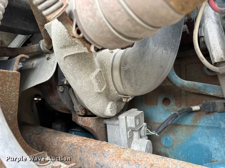 image for item DW6737 2006 International 4300 truck cab and chassis