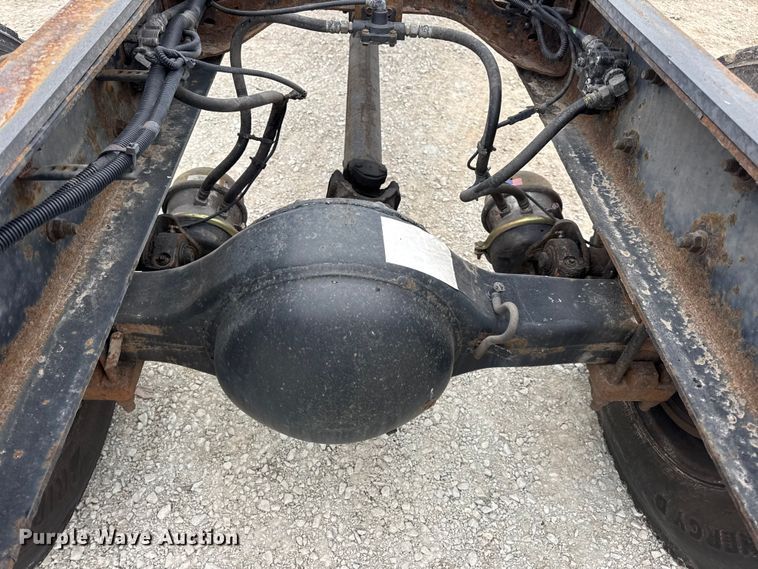 image for item DW6738 2010 International 4300 truck cab and chassis