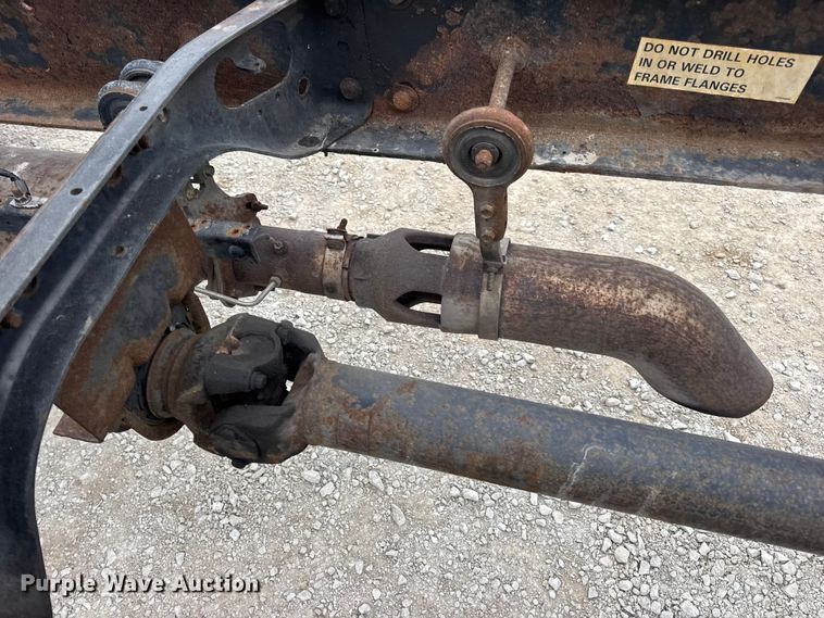 image for item DW6738 2010 International 4300 truck cab and chassis