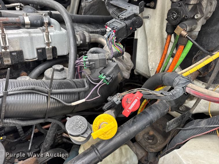 image for item DW6738 2010 International 4300 truck cab and chassis