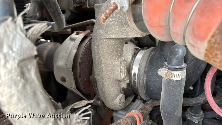 image for item DW6738 2010 International 4300 truck cab and chassis