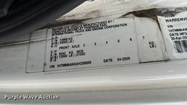 image for item DW6738 2010 International 4300 truck cab and chassis