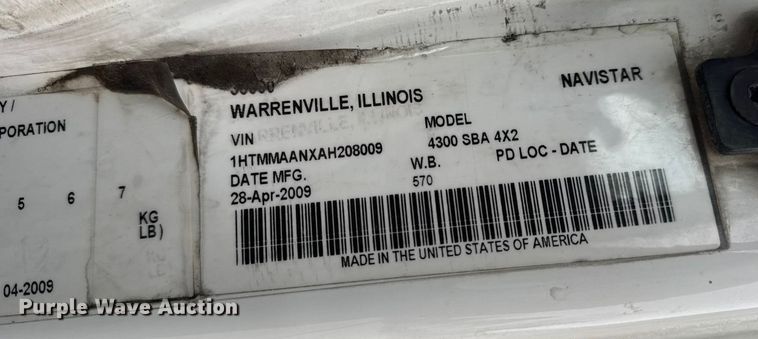 image for item DW6738 2010 International 4300 truck cab and chassis