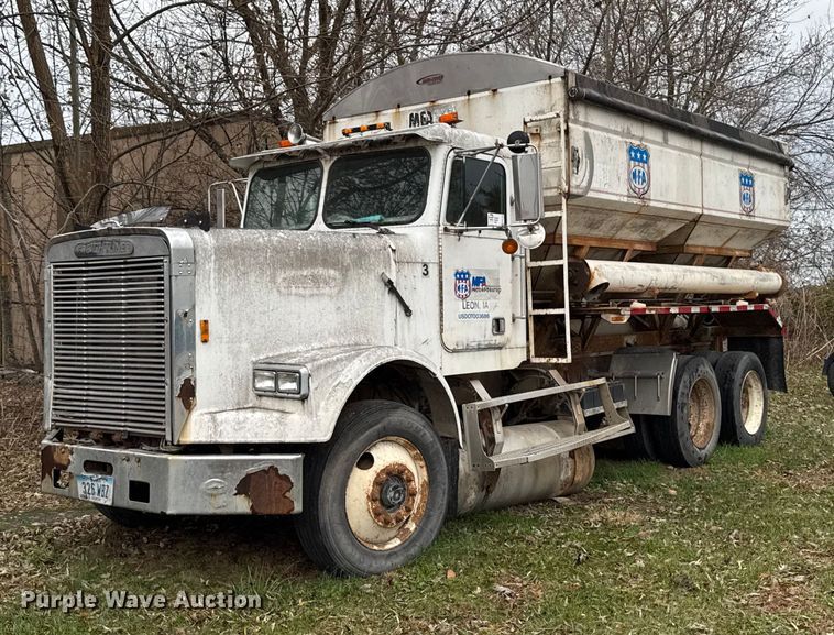 image for item EA2122 1988 Freightliner Conventional FLC fertilizer delivery truck