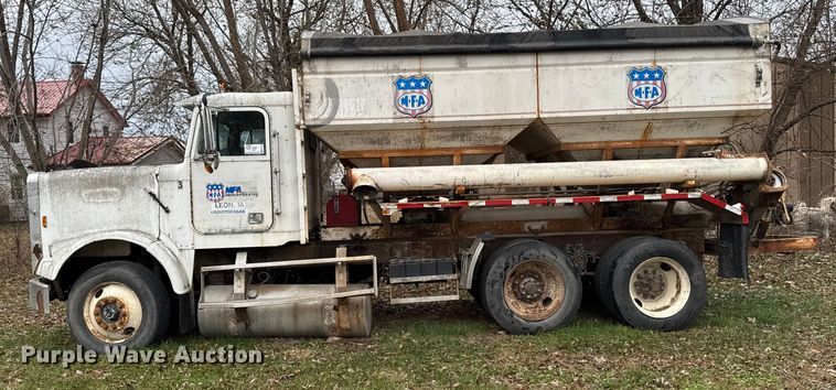 image for item EA2122 1988 Freightliner Conventional FLC fertilizer delivery truck