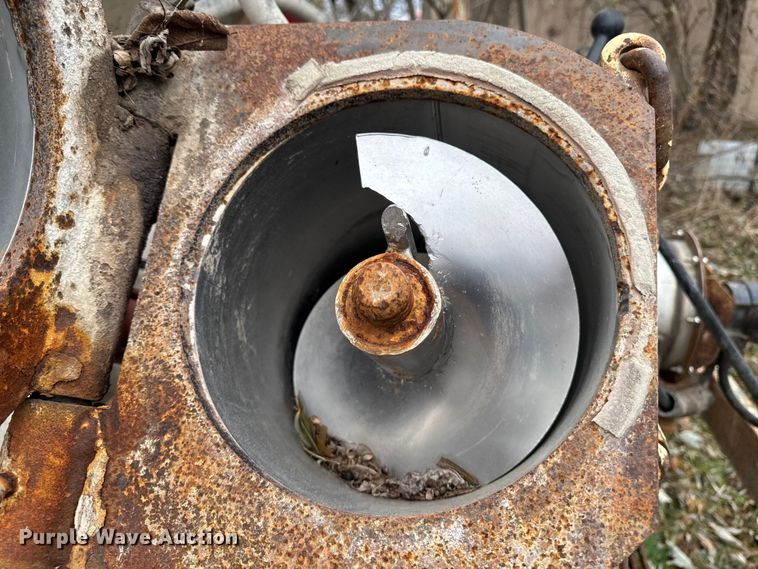 image for item EA2122 1988 Freightliner Conventional FLC fertilizer delivery truck