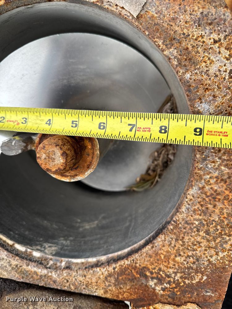 image for item EA2122 1988 Freightliner Conventional FLC fertilizer delivery truck