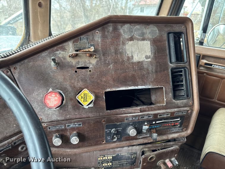 image for item EA2122 1988 Freightliner Conventional FLC fertilizer delivery truck