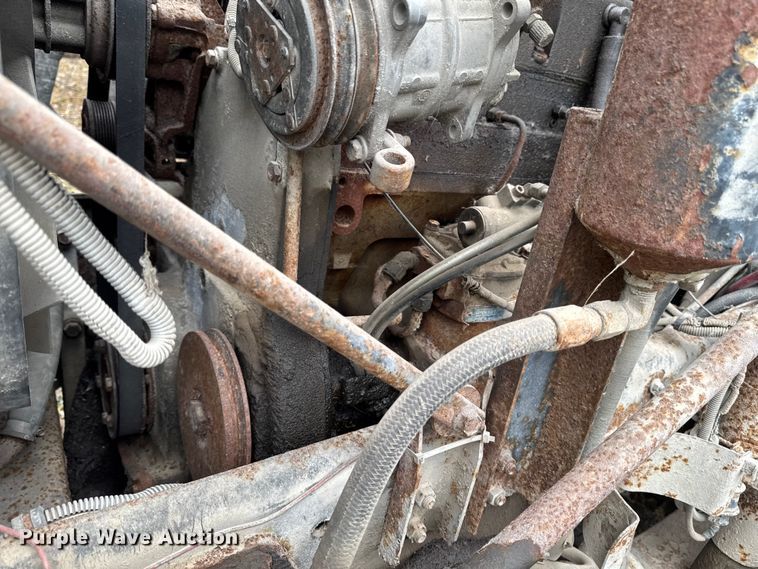 image for item EA2122 1988 Freightliner Conventional FLC fertilizer delivery truck