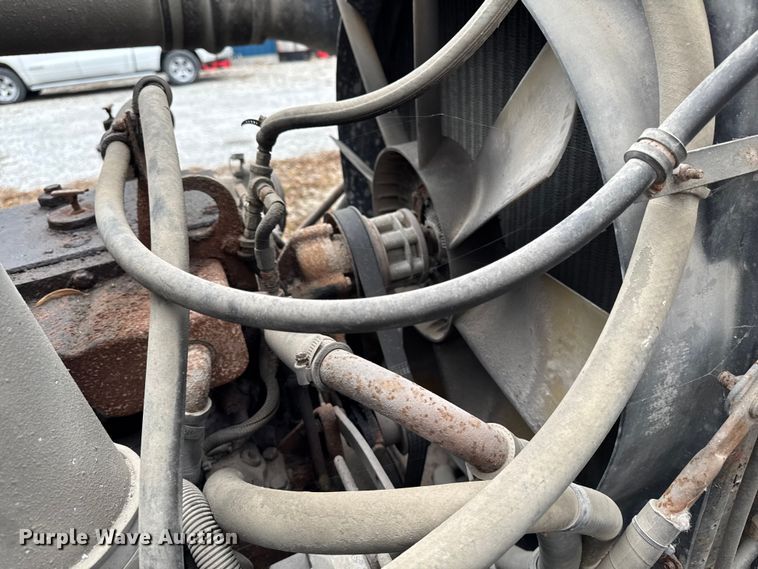 image for item EA2122 1988 Freightliner Conventional FLC fertilizer delivery truck