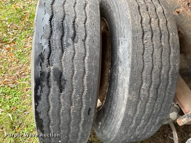 image for item EA2122 1988 Freightliner Conventional FLC fertilizer delivery truck