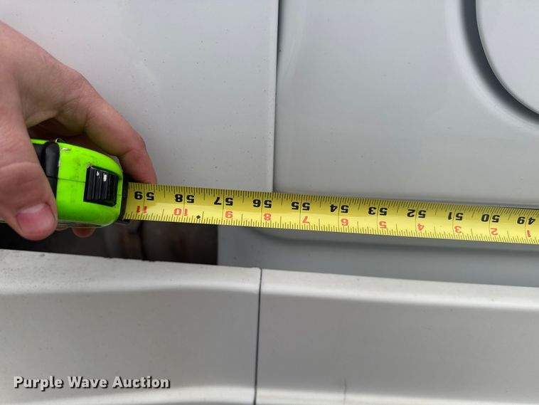 image for item EA2234 2018 Freightliner Cascadia semi truck