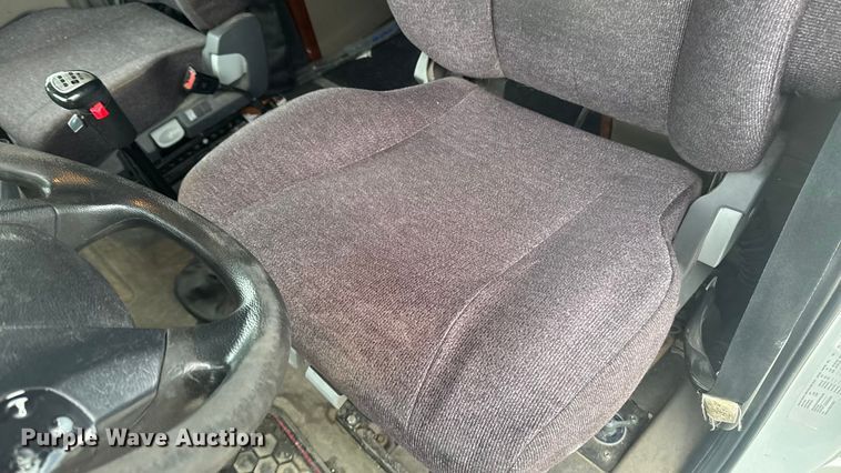 image for item EA2234 2018 Freightliner Cascadia semi truck