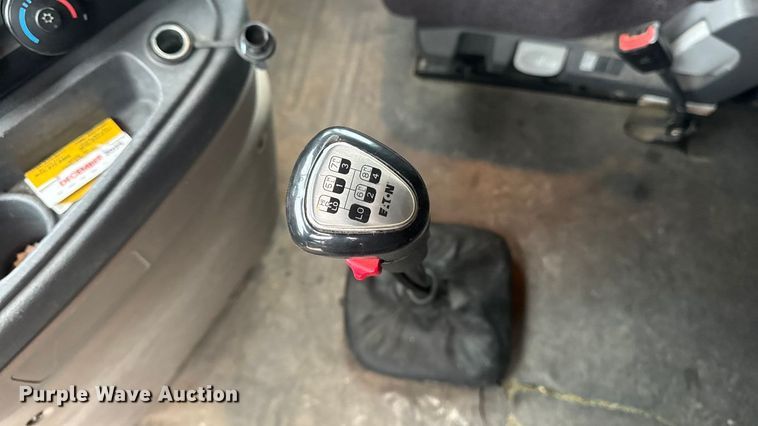 image for item EA2234 2018 Freightliner Cascadia semi truck