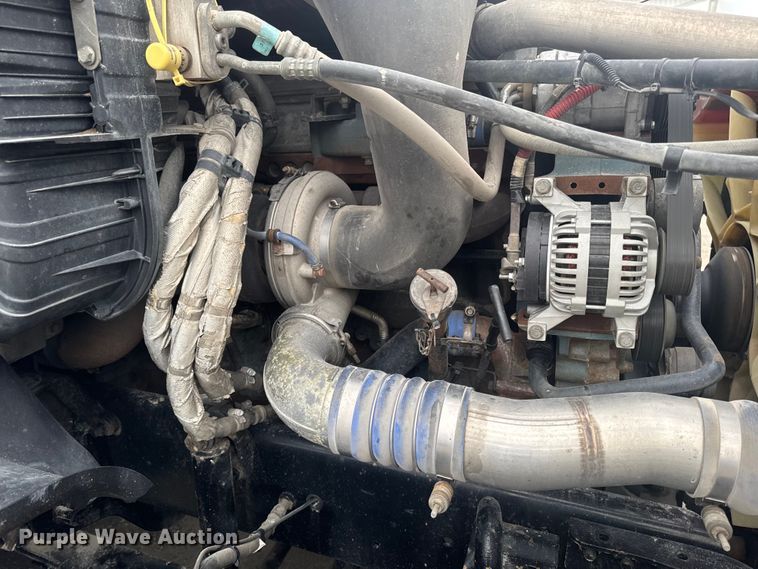 image for item EA2234 2018 Freightliner Cascadia semi truck