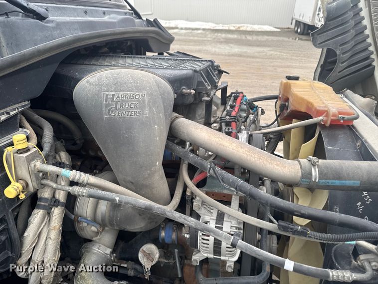 image for item EA2234 2018 Freightliner Cascadia semi truck