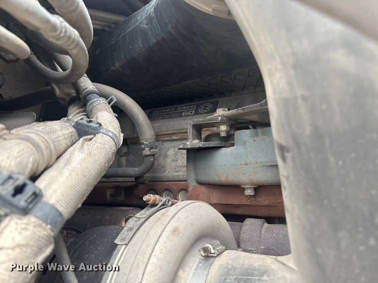 image for item EA2234 2018 Freightliner Cascadia semi truck