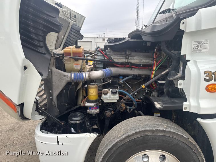 image for item EA2234 2018 Freightliner Cascadia semi truck