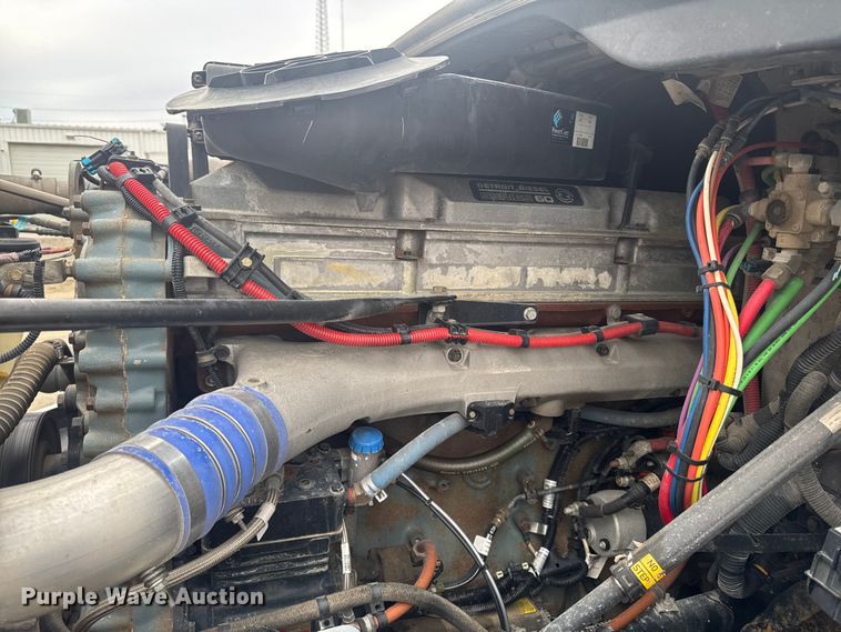 image for item EA2234 2018 Freightliner Cascadia semi truck