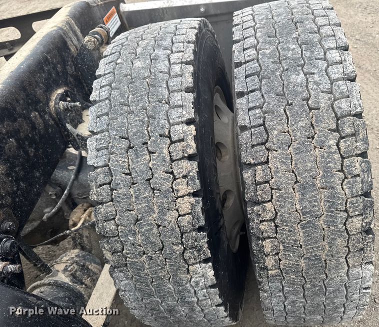 image for item EA2234 2018 Freightliner Cascadia semi truck