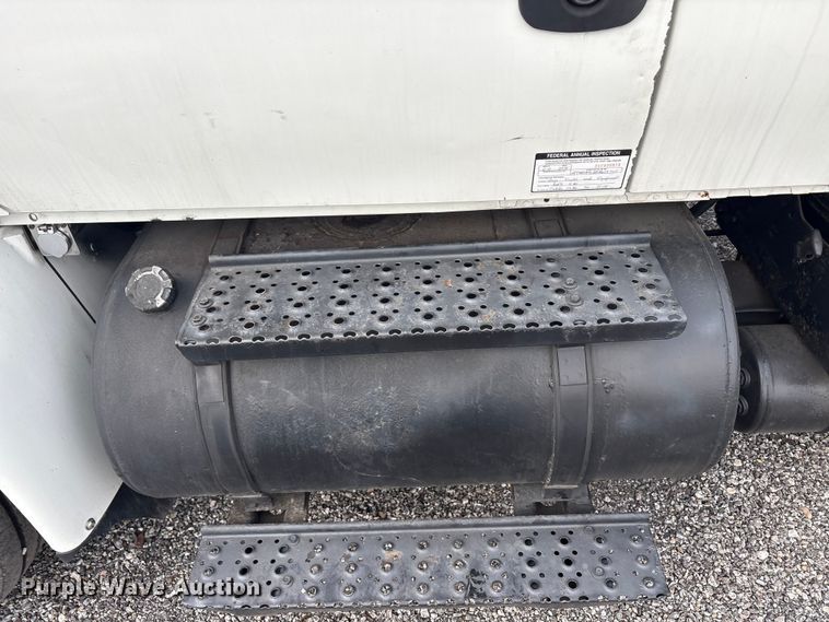 image for item EA7898 2008 International MA025 box truck