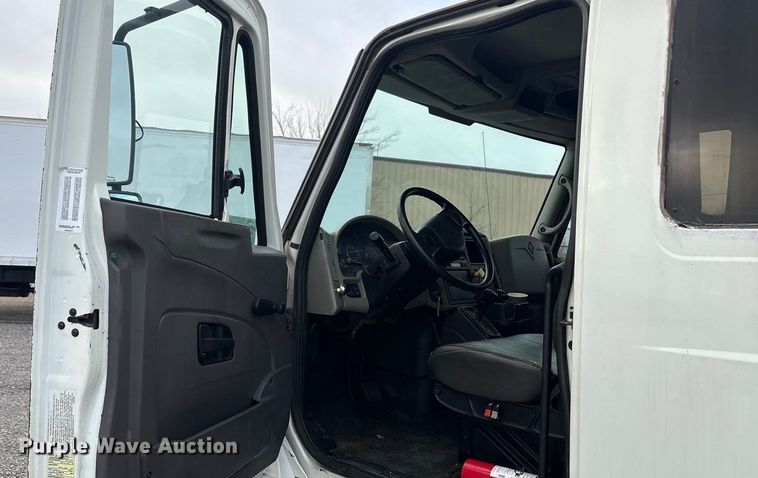 image for item EA7898 2008 International MA025 box truck