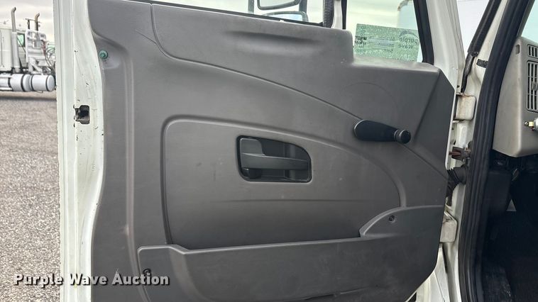 image for item EA7898 2008 International MA025 box truck