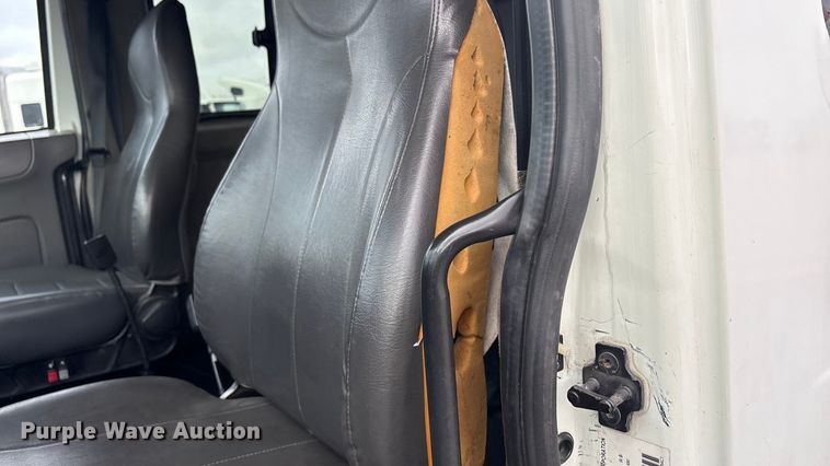 image for item EA7898 2008 International MA025 box truck