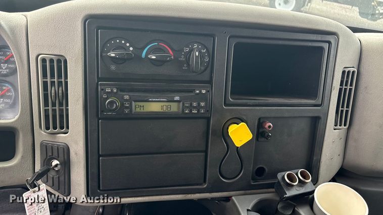 image for item EA7898 2008 International MA025 box truck