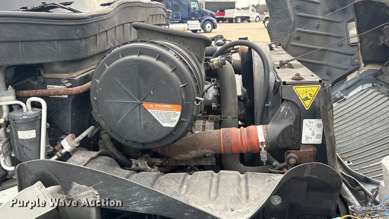 image for item EA7898 2008 International MA025 box truck