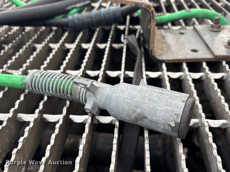 image for item EA7899 2006 Mack CHN semi truck